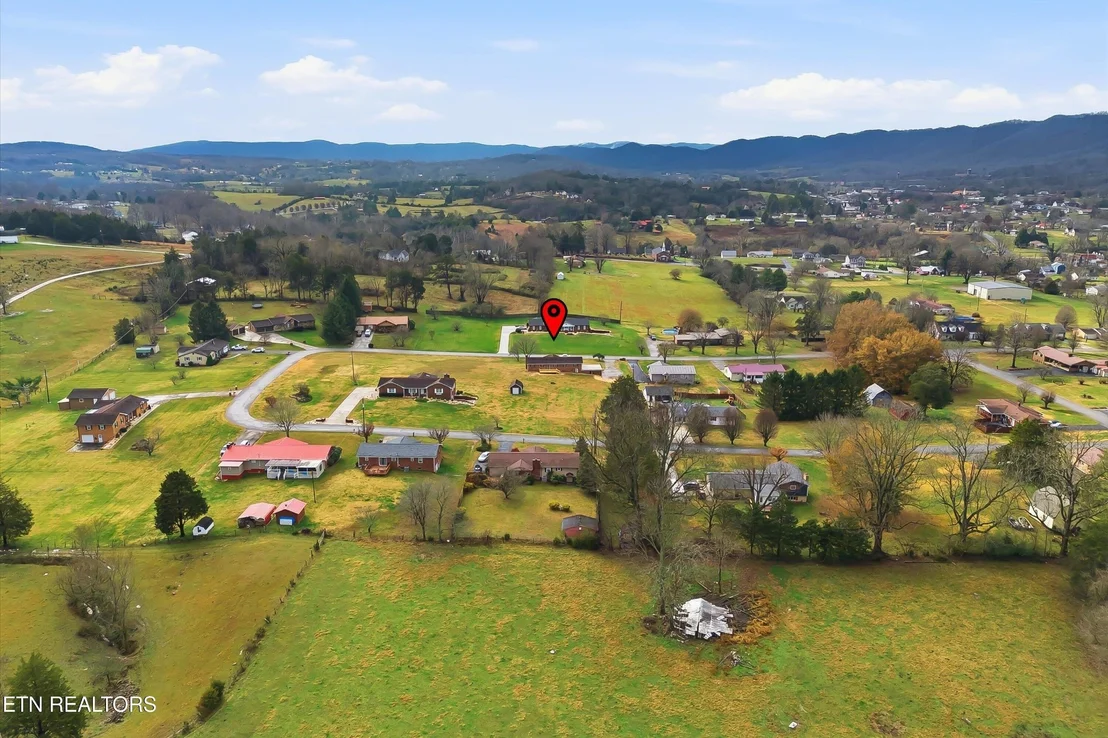 Photo of 229 Brown Crest Rd