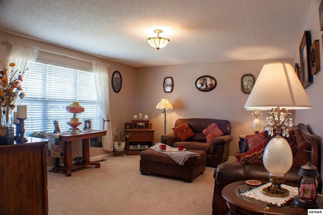 Photo of 807 WINDSTONE Drive
