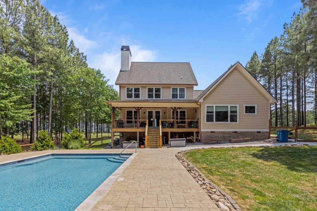 Photo of 2485 River Bluffs Drive