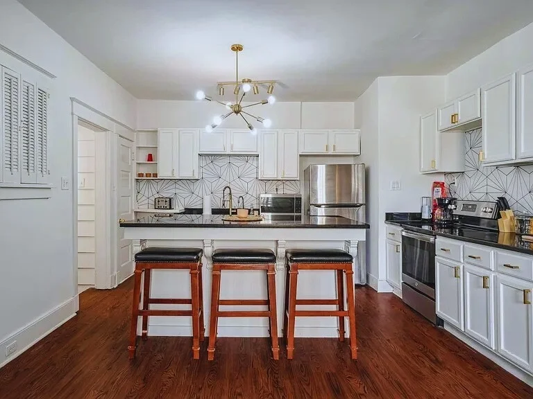 Photo of 816 Charles Pl
