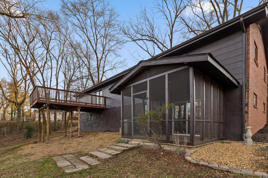 Photo of 142 Douglas Drive