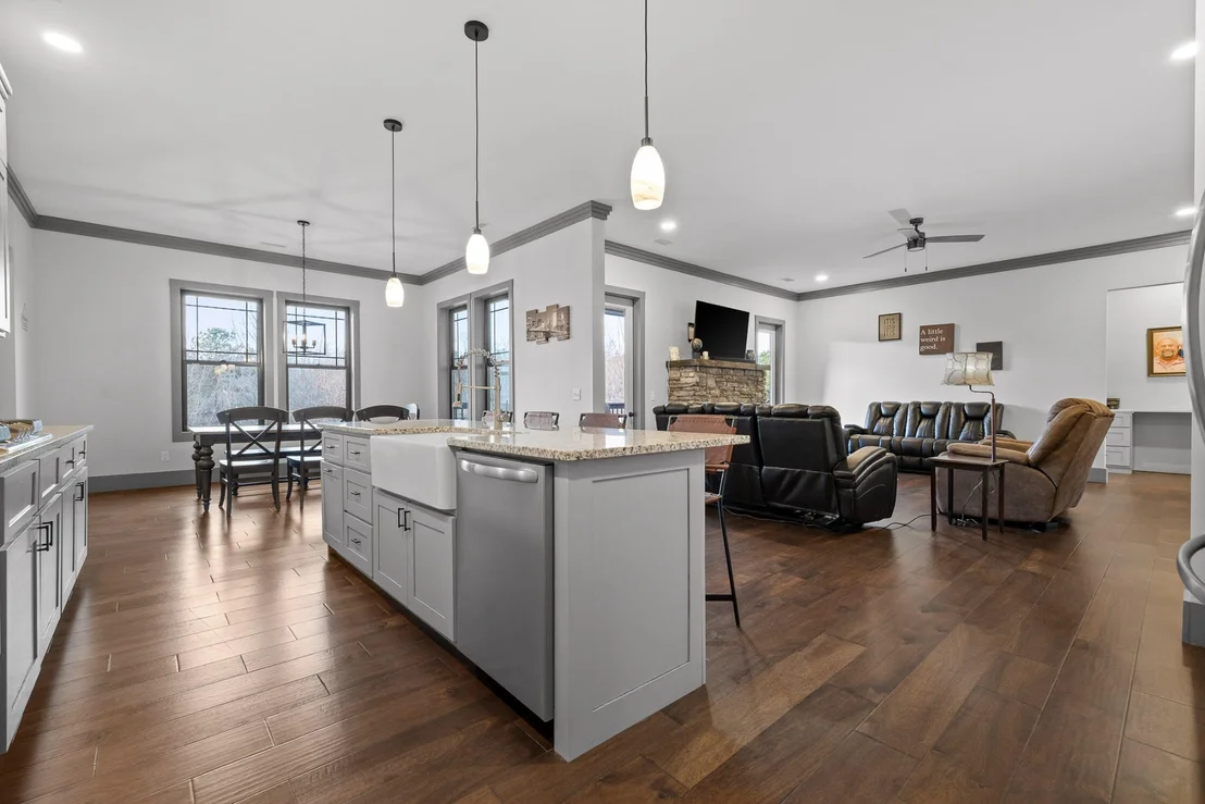 Photo of 2323 River Bluffs Drive