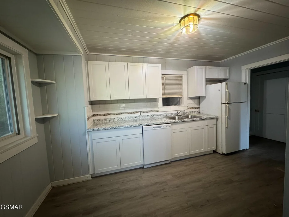 Photo of 409 Eastgate Road