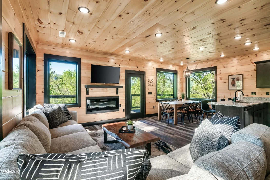 Photo of 2320 Headrick Lead