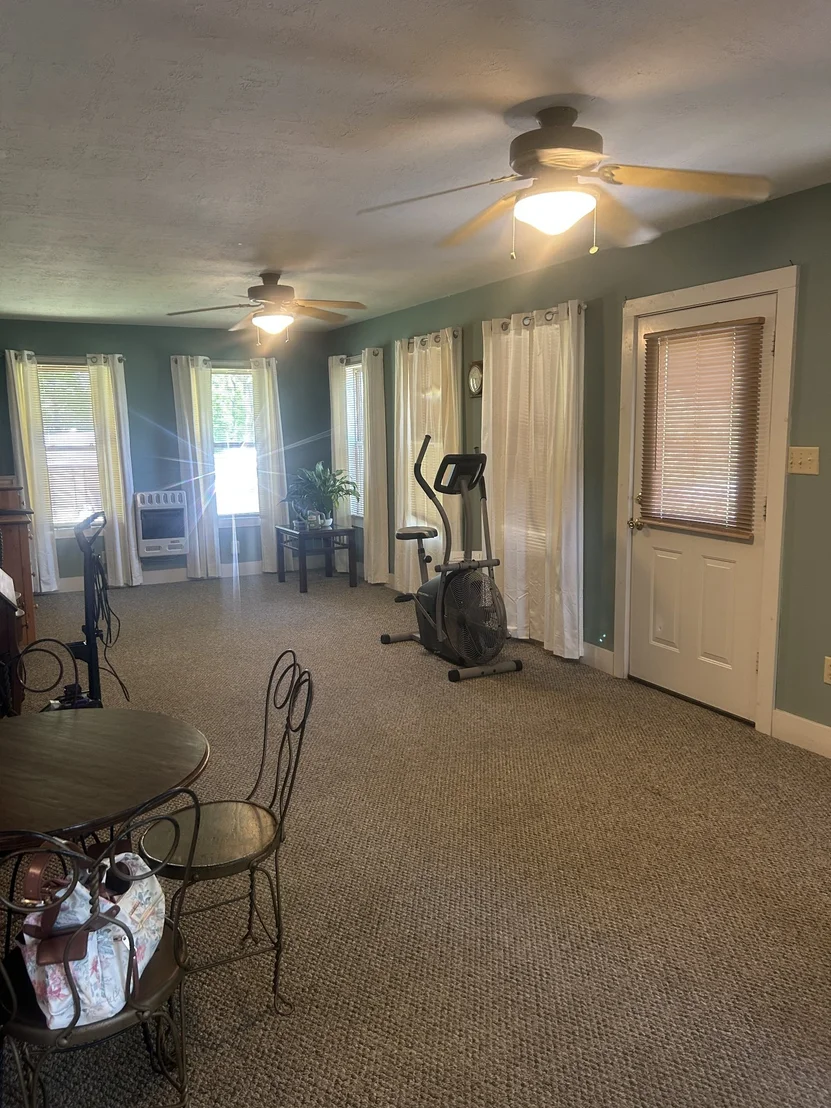 Photo of 108 Hazelnut Ave