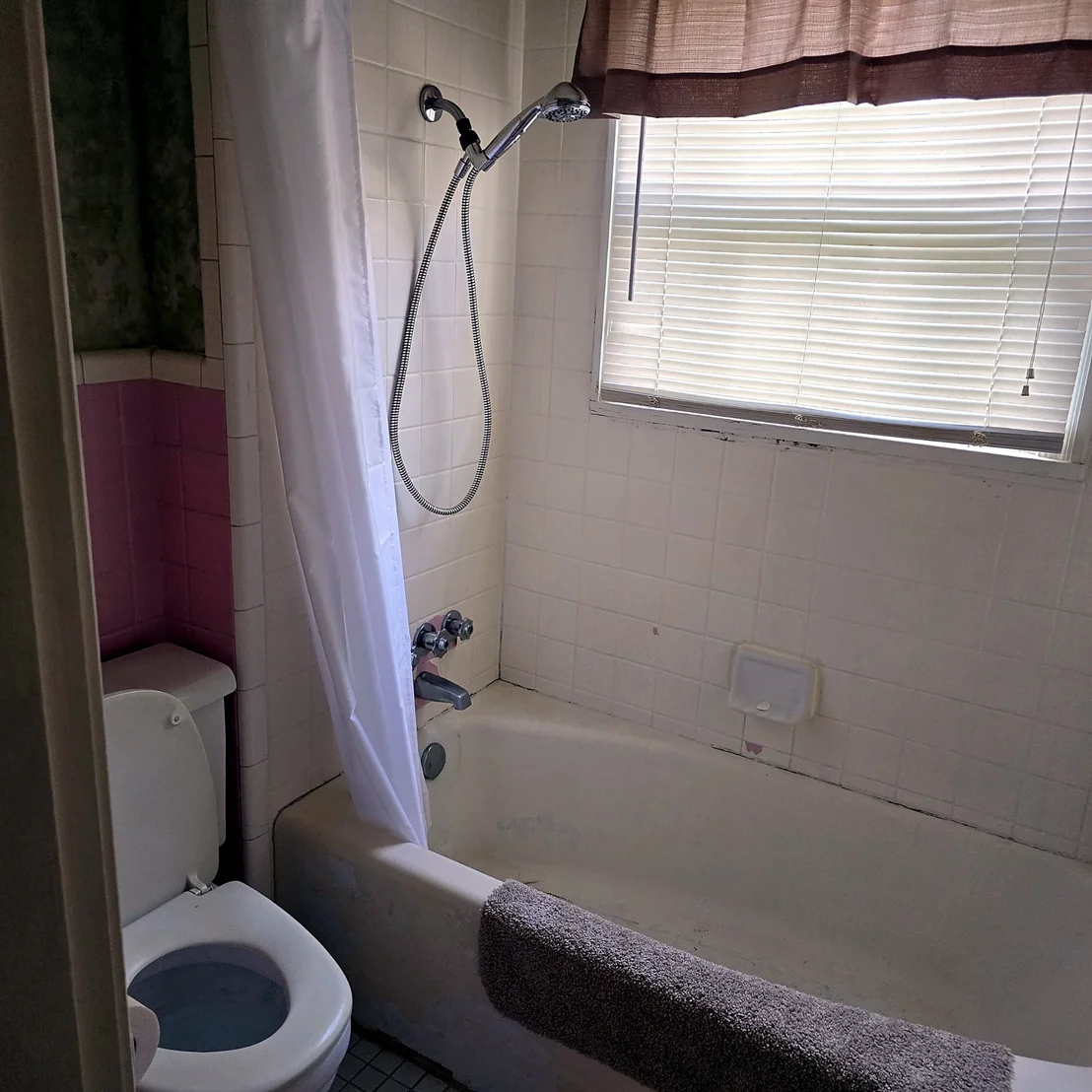 Photo of 105 3rd Ave E