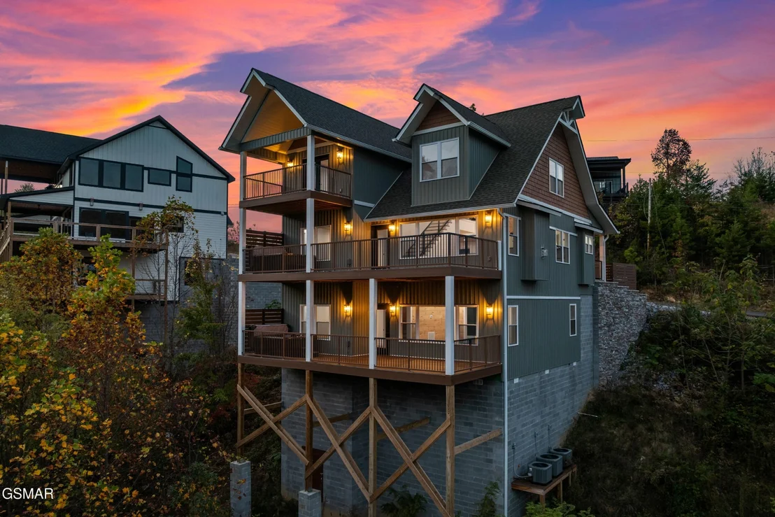 Photo of 652 Pinecrest Drive