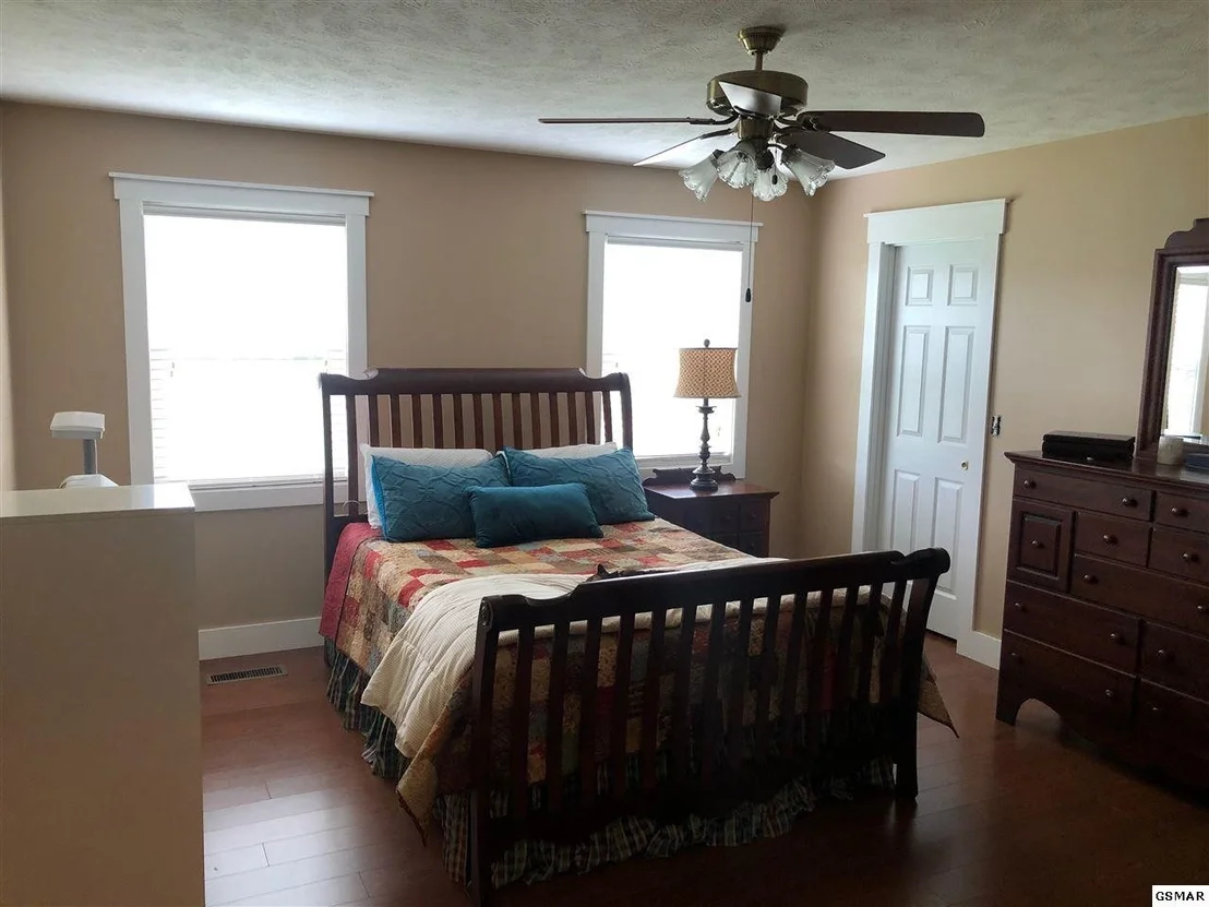 Photo of 906 Brenna