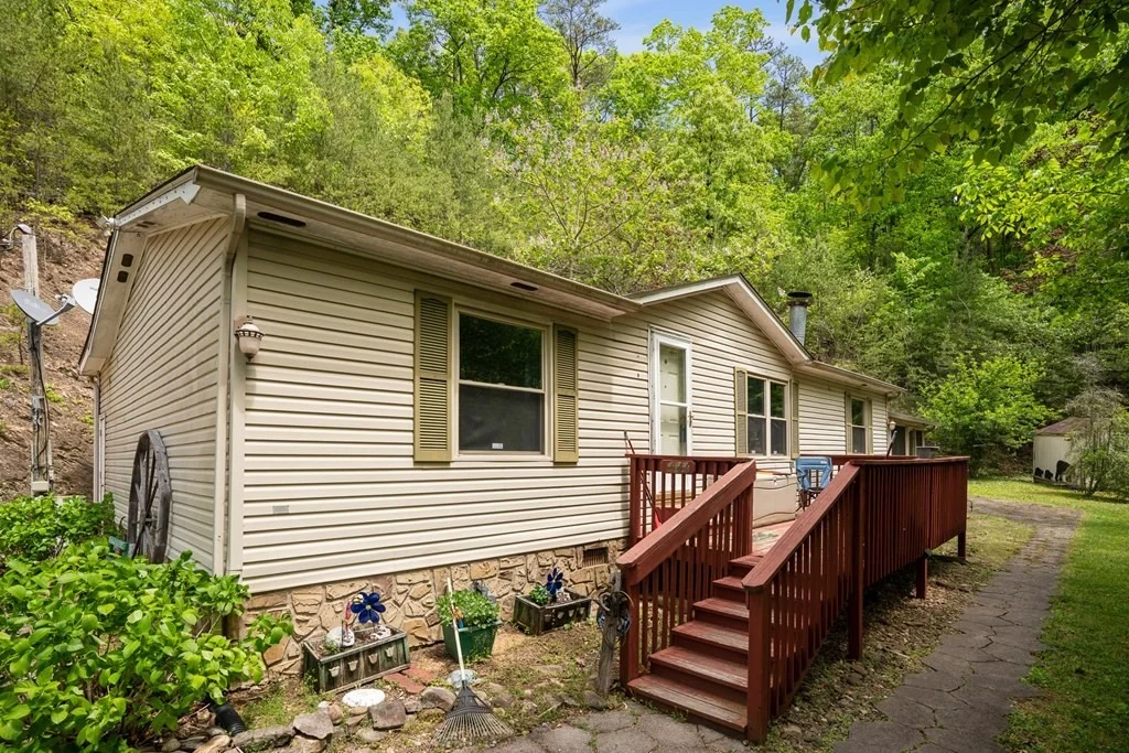 Photo of 1046 Bryan View Road
