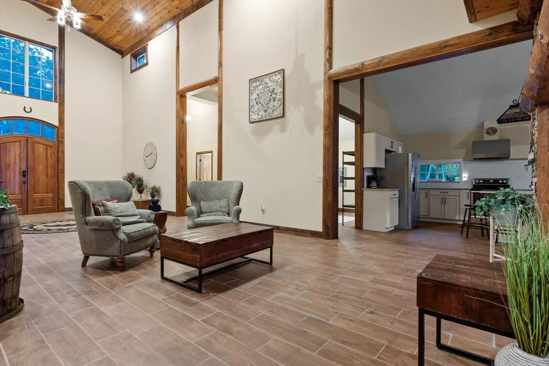 Photo of 400 Maple Trail