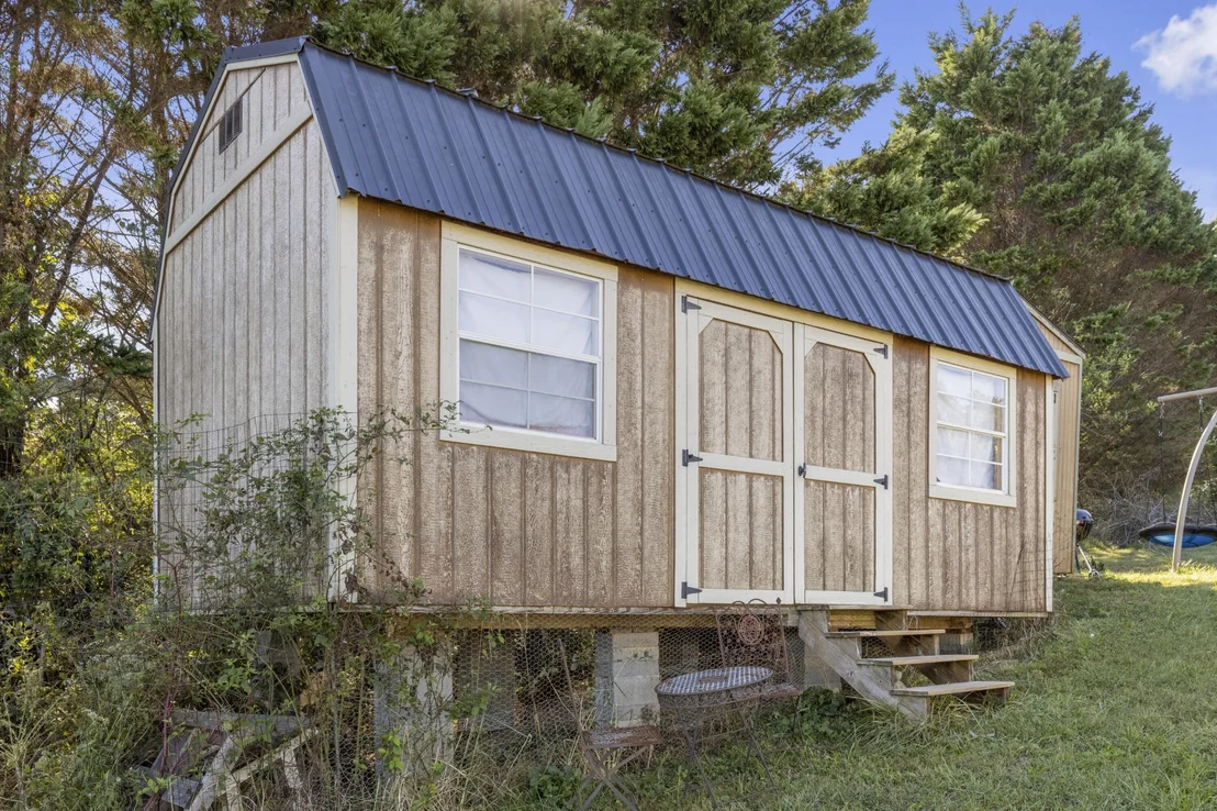 Photo of 2077 Saunders Road