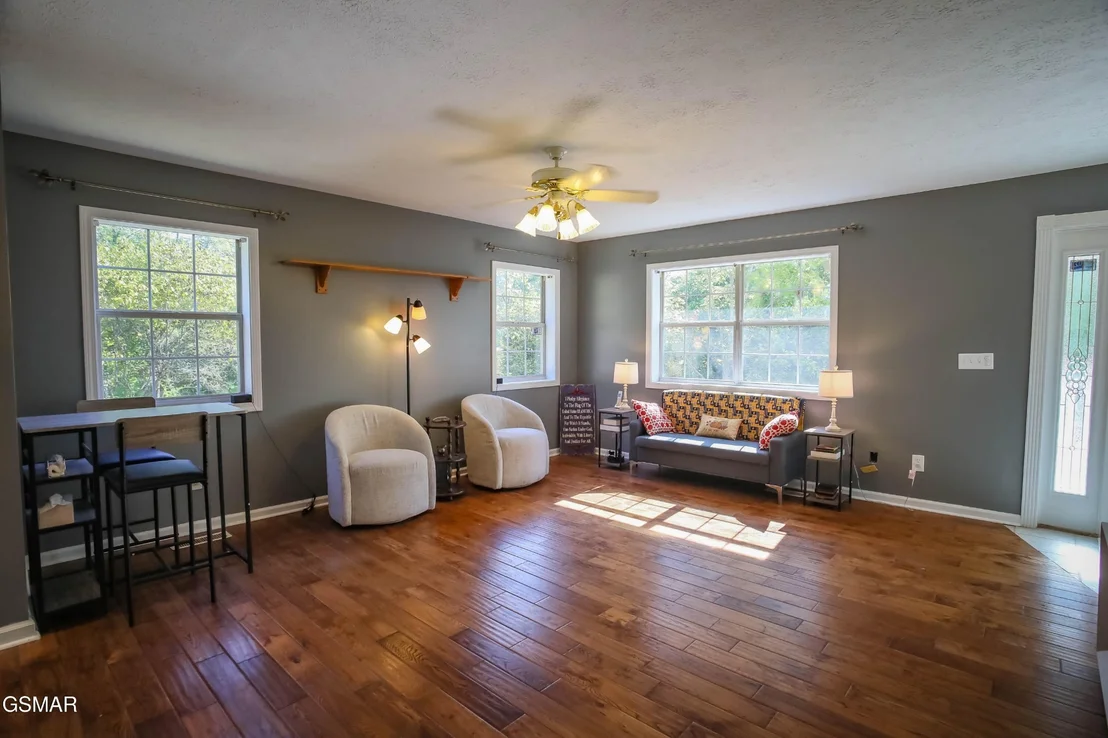 Photo of 820 Matthews Way