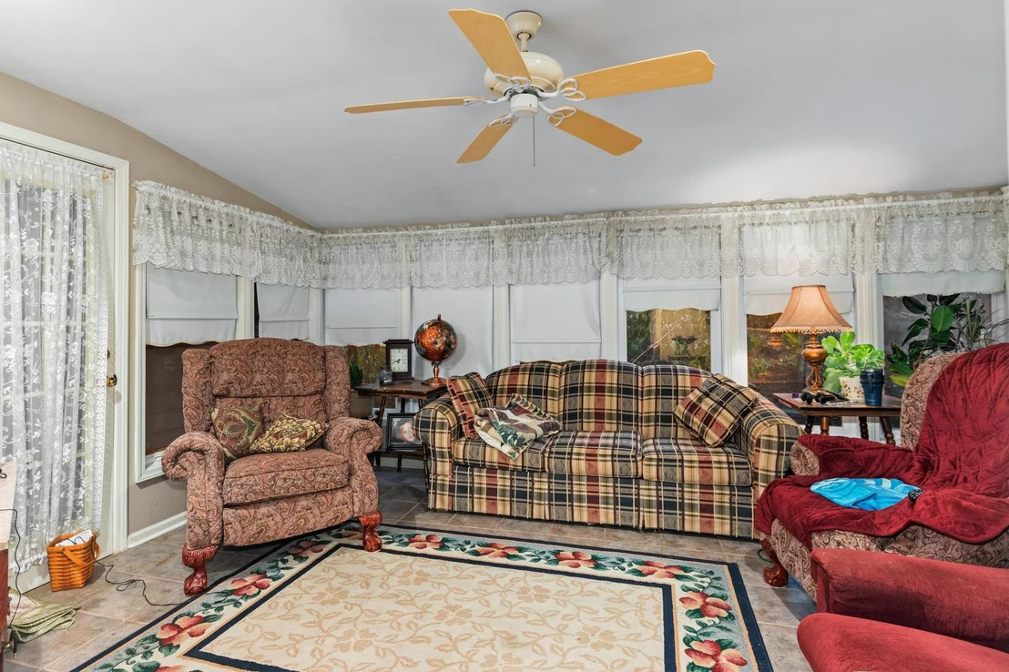 Photo of 225 Blue Springs Blvd