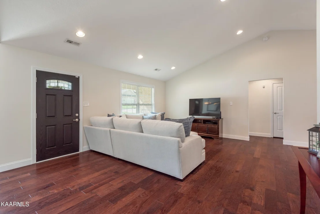 Photo of 7228 Thornbrook Lane