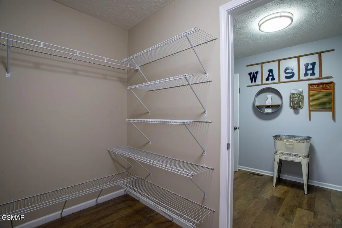 Photo of 430 Spicer Lane