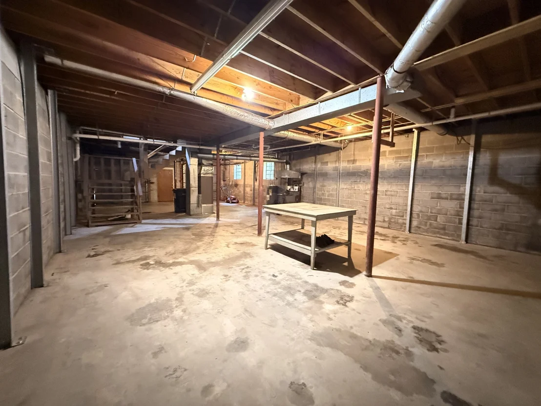 Photo of 547 Van Davis Road NW