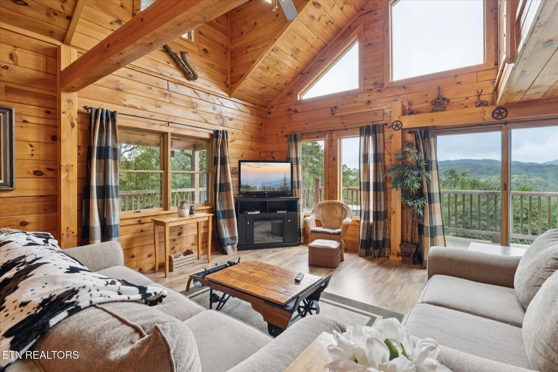 Photo of 1818 Saddle Way