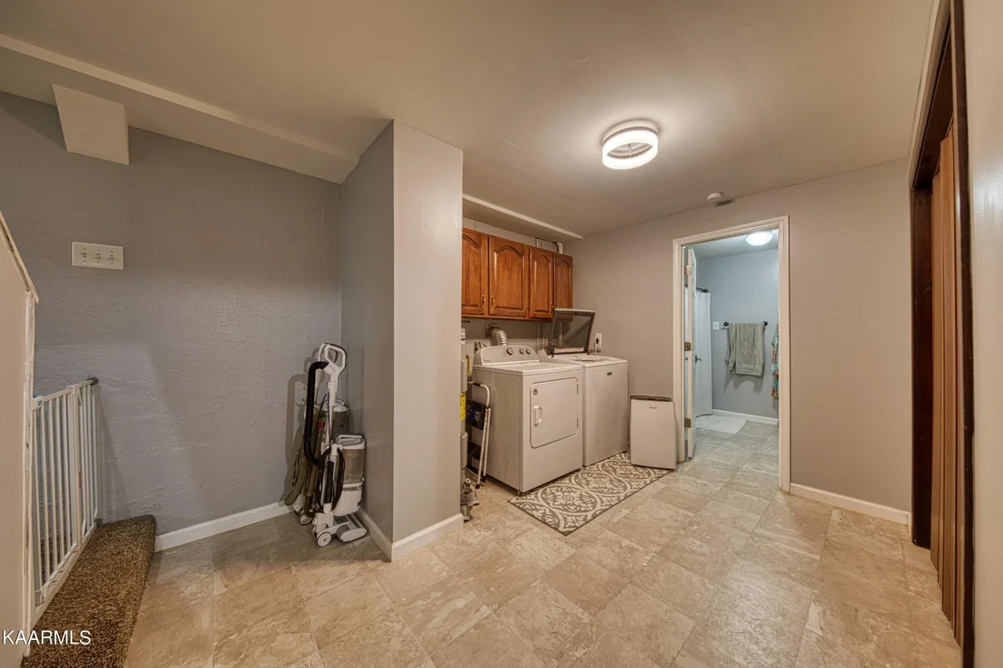 Photo of 215 Brooks Rd