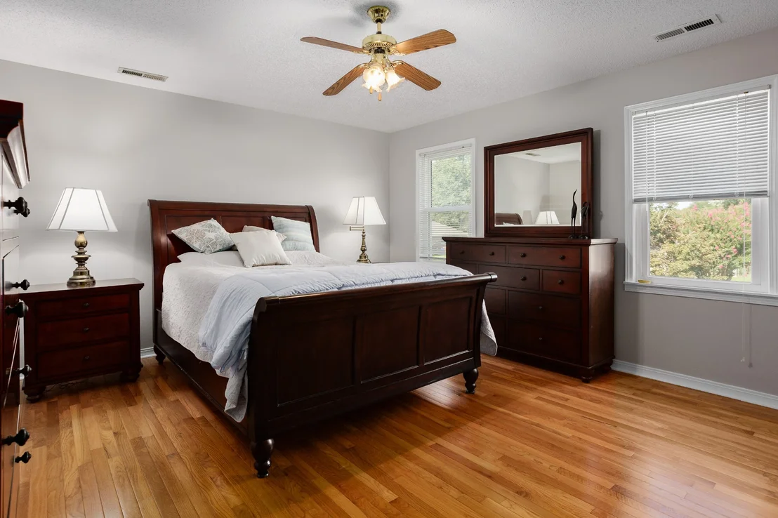 Photo of 103 Oakview St