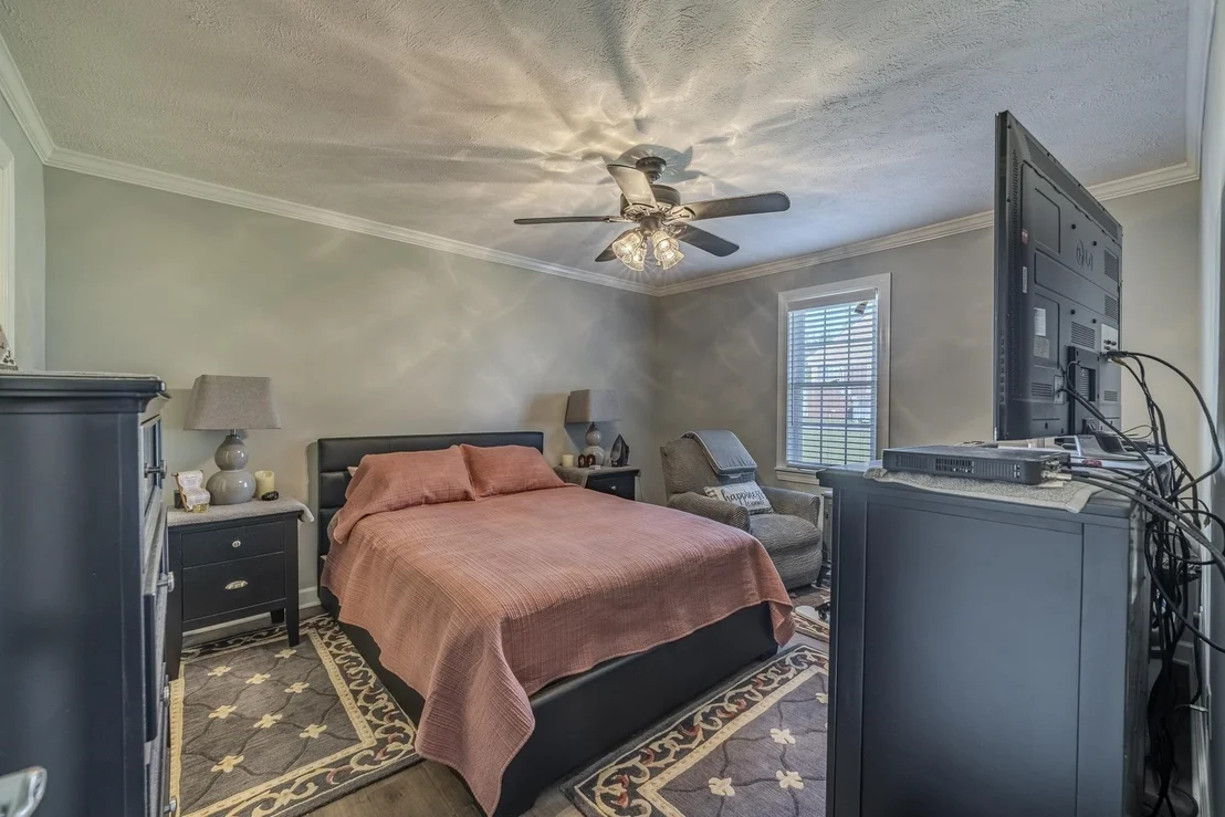 Photo of 122 CANBY CIR
