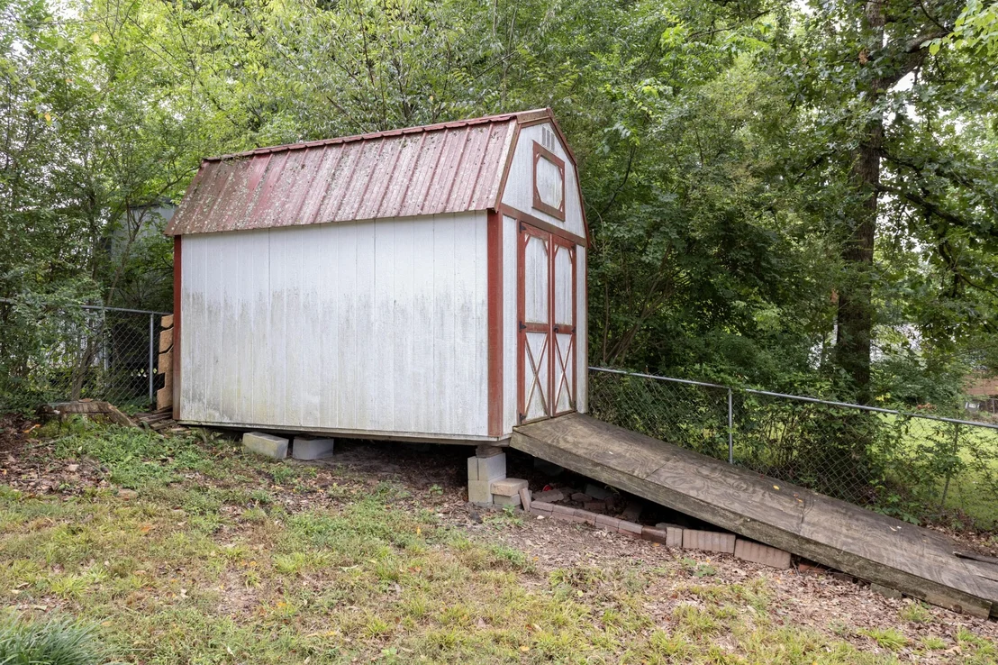 Photo of 715 Carmen Drive