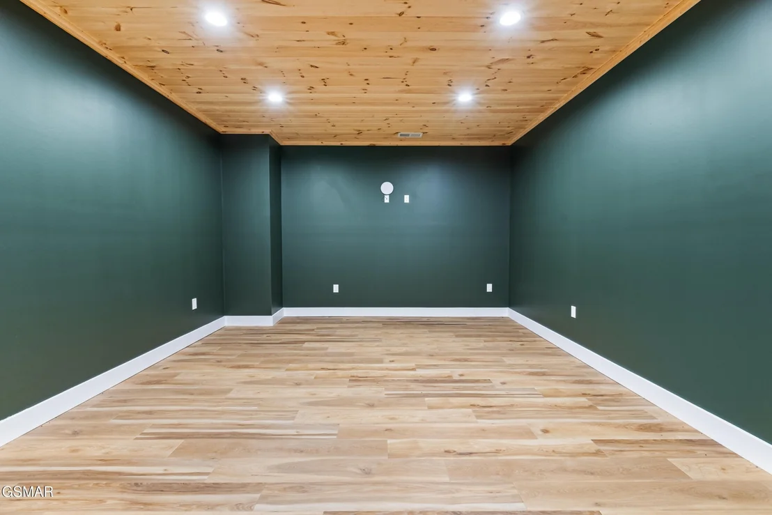 Photo of 652 Pinecrest Drive