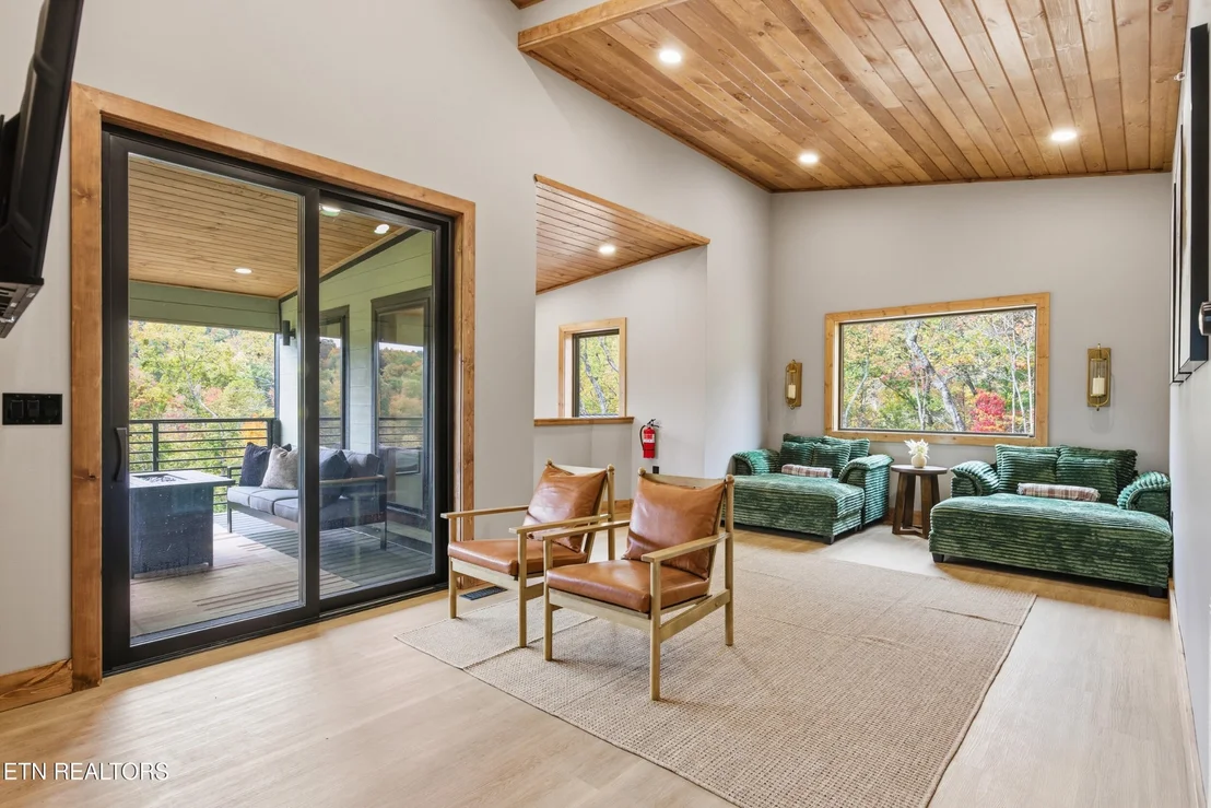 Photo of 1540 Bear Valley Rd