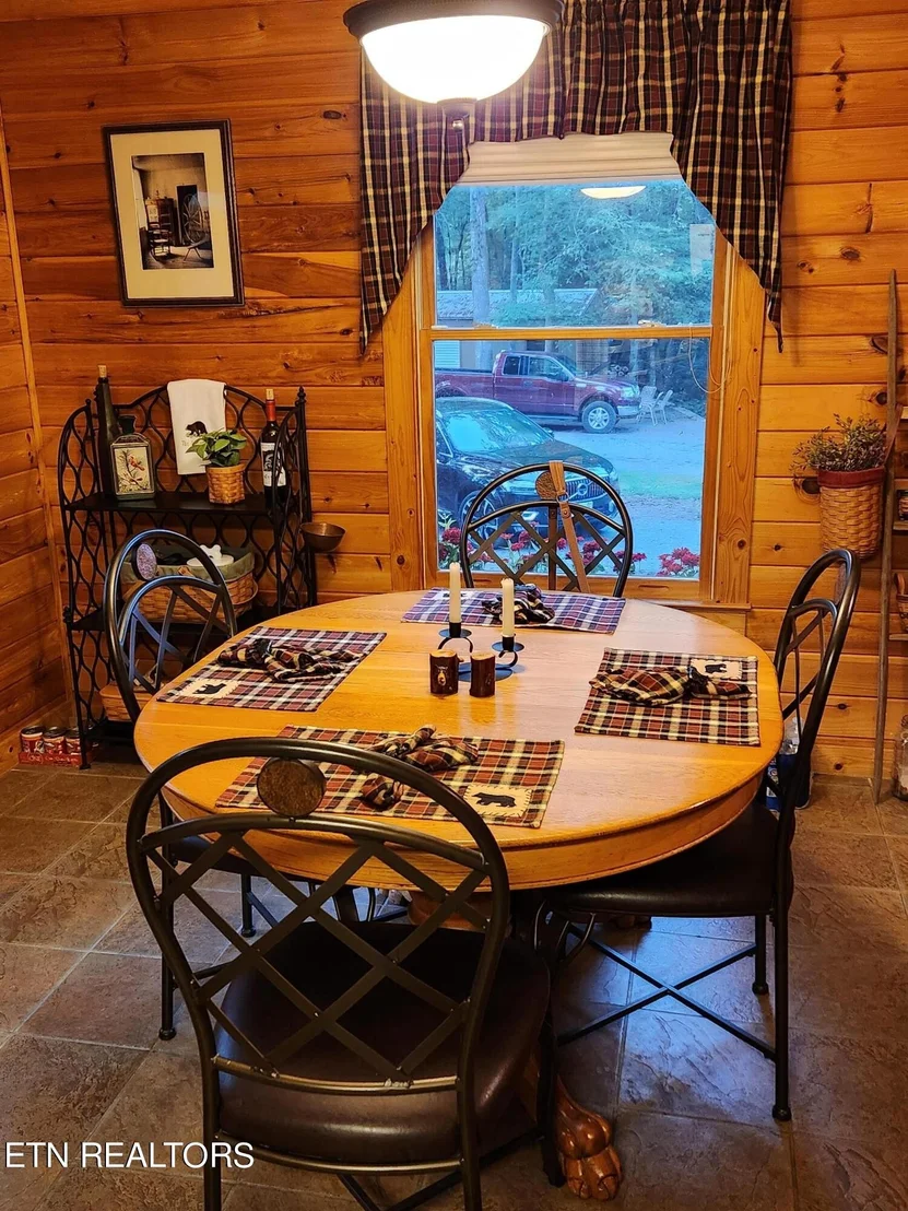 Photo of 417 Lawson Rd