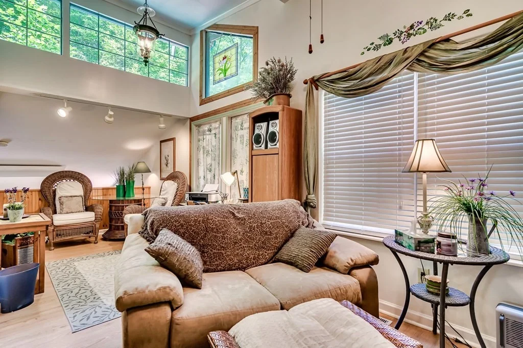 Photo of 2590 Bluff Mountain Road