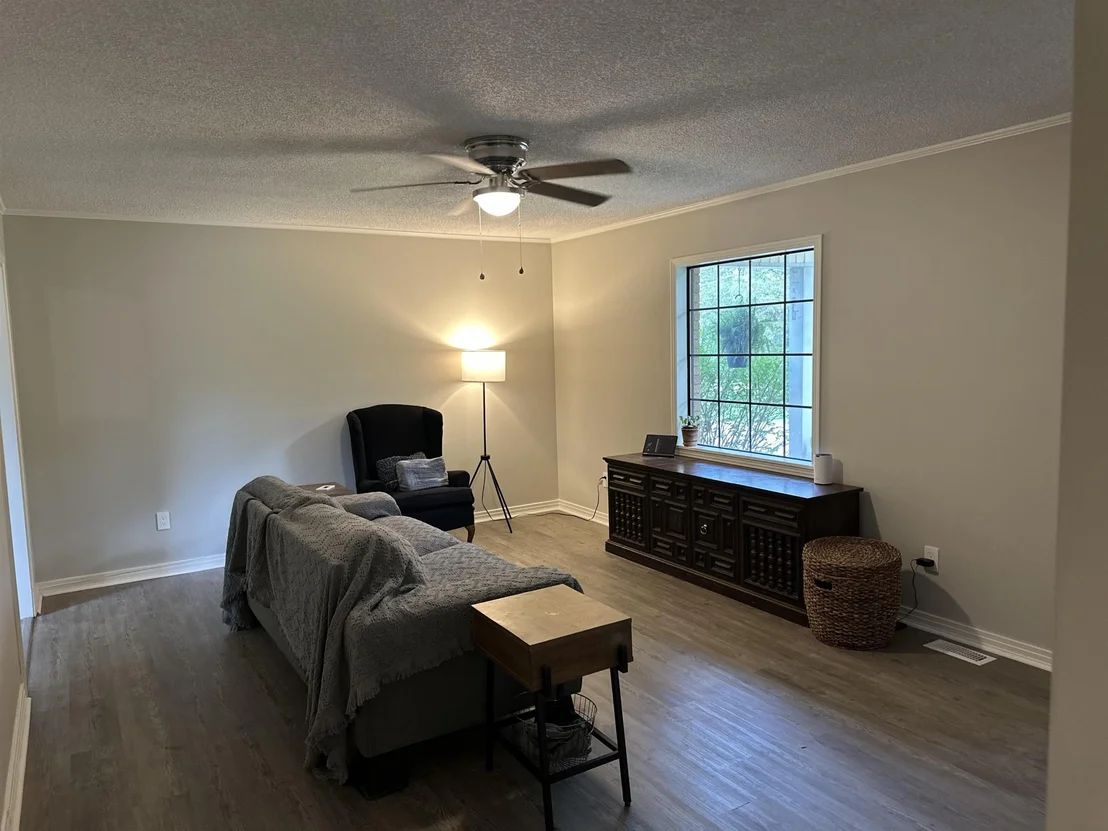 Photo of 185 PYBURNS DR