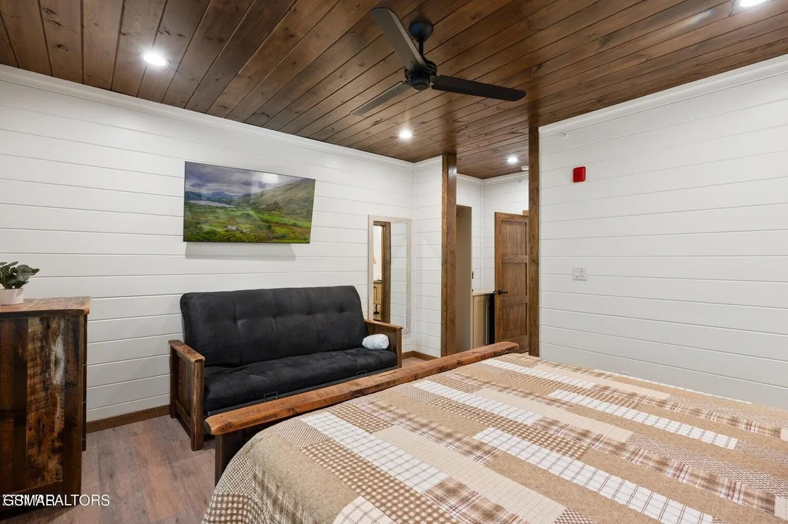 Photo of 281 Loop Road
