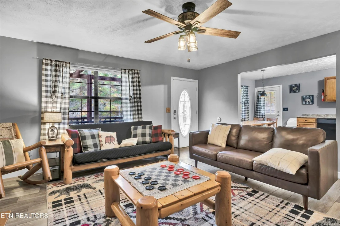 Photo of 2833 Longvale Lane