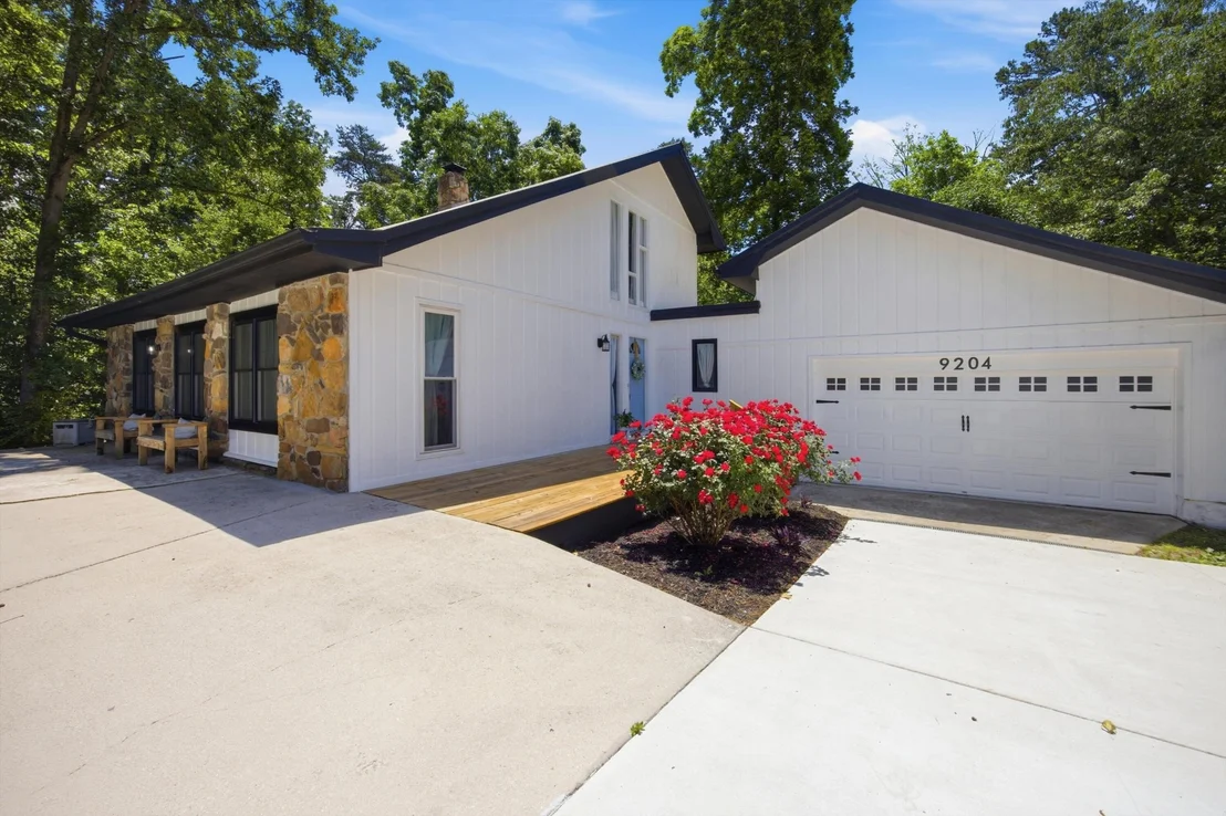 Photo of 9204 Pine Ridge Road