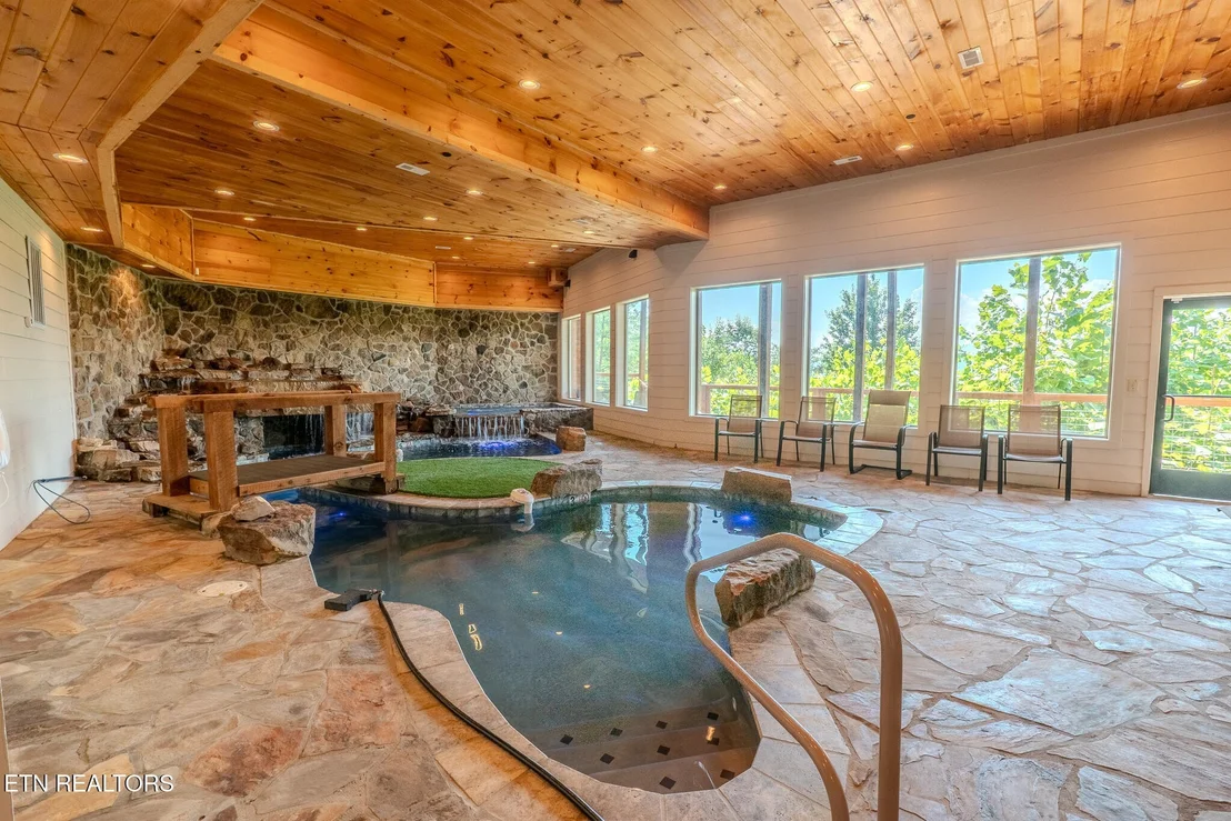 Photo of 2414 Hackberry Drive