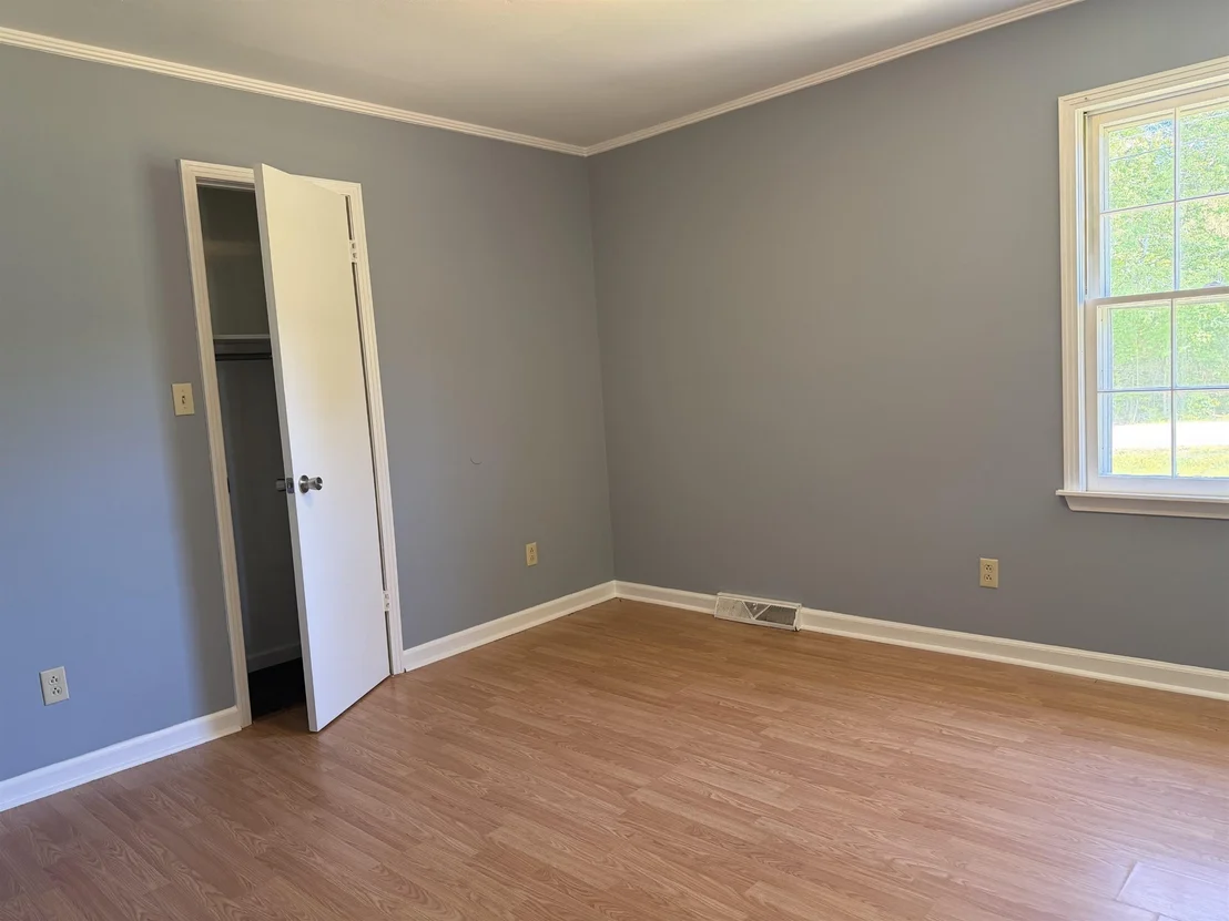 Photo of 420 BARKER DR