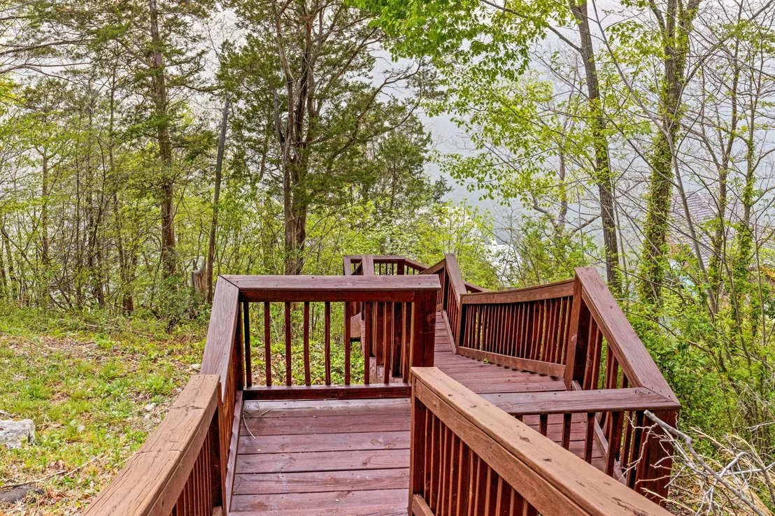Photo of 979 Clift Cave Road