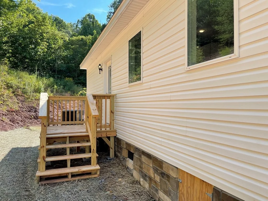 Photo of 1348 Bluets Road