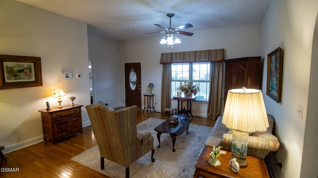 Photo of 829 Windstone Drive