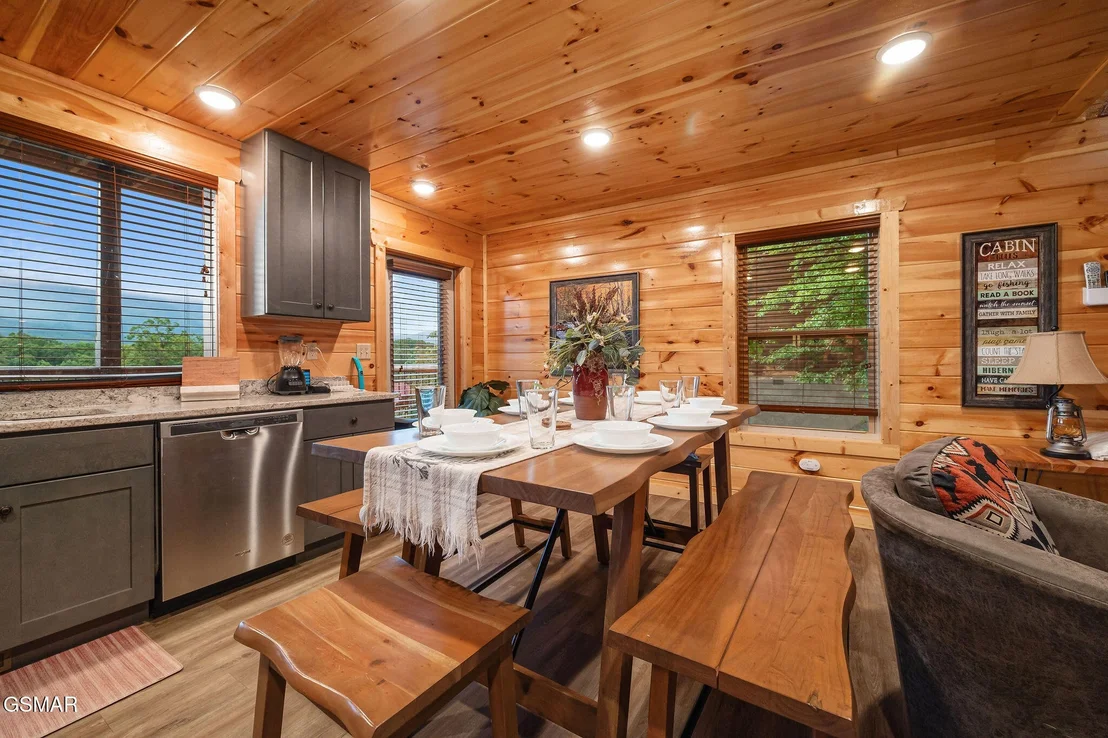 Photo of 2140 E View Drive