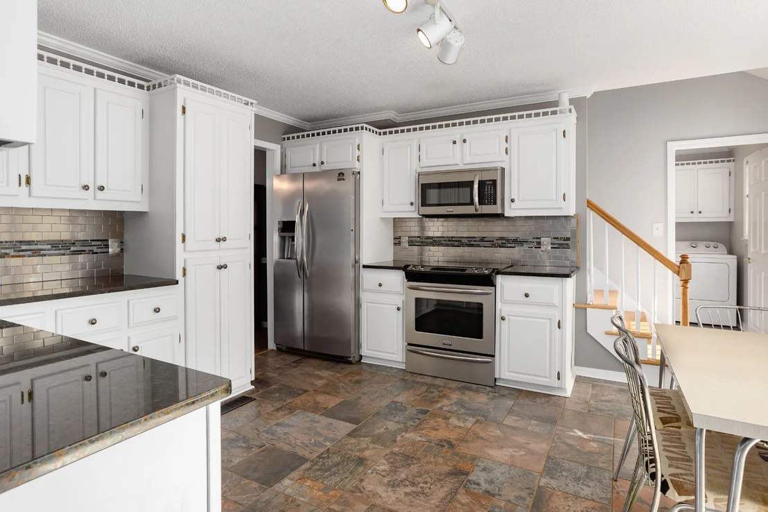 Photo of 103 Oakview St