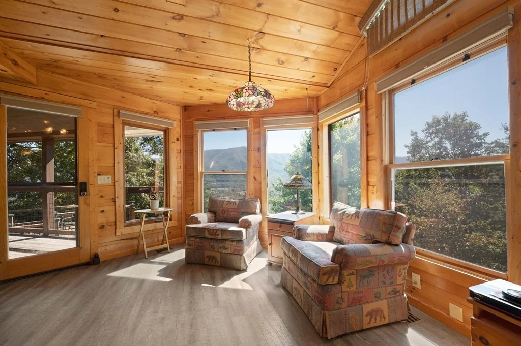 Photo of 2910 Mockingbird Way