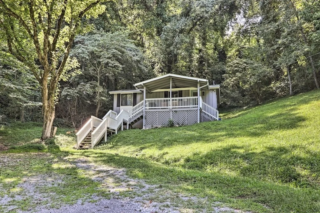 Photo of 2242 Ferguson Lane