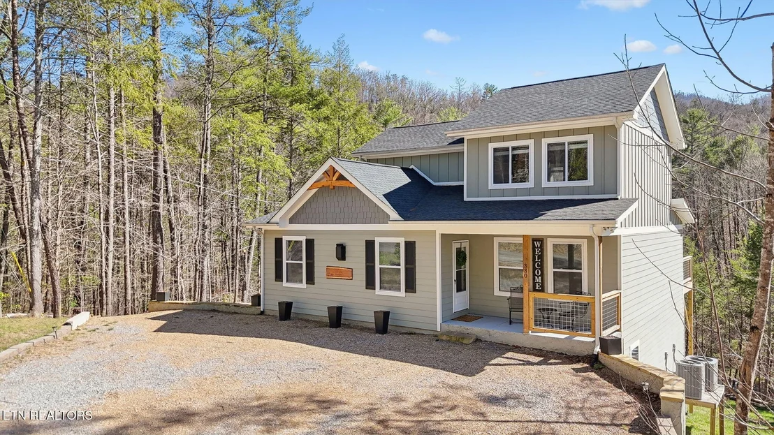 Photo of 330 Rainbow Circle