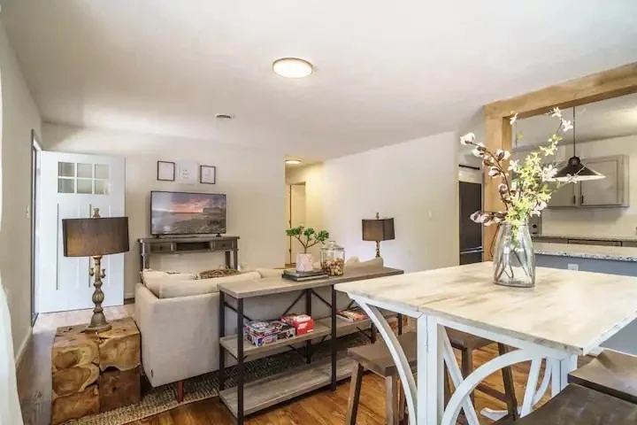 Photo of 2875 Easy Street