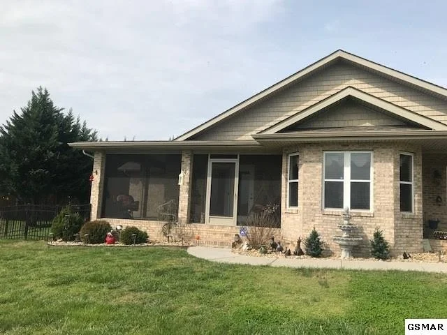 Photo of 619 Southview Circle