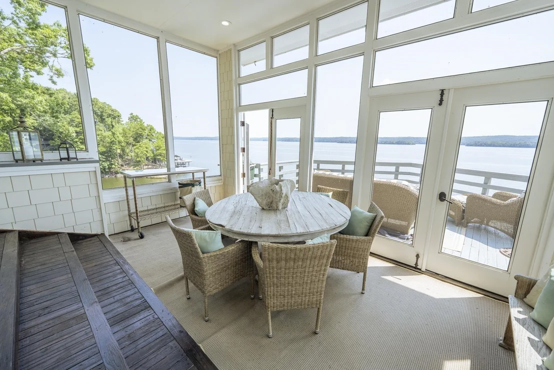 Photo of 199 LAKESHORE LN