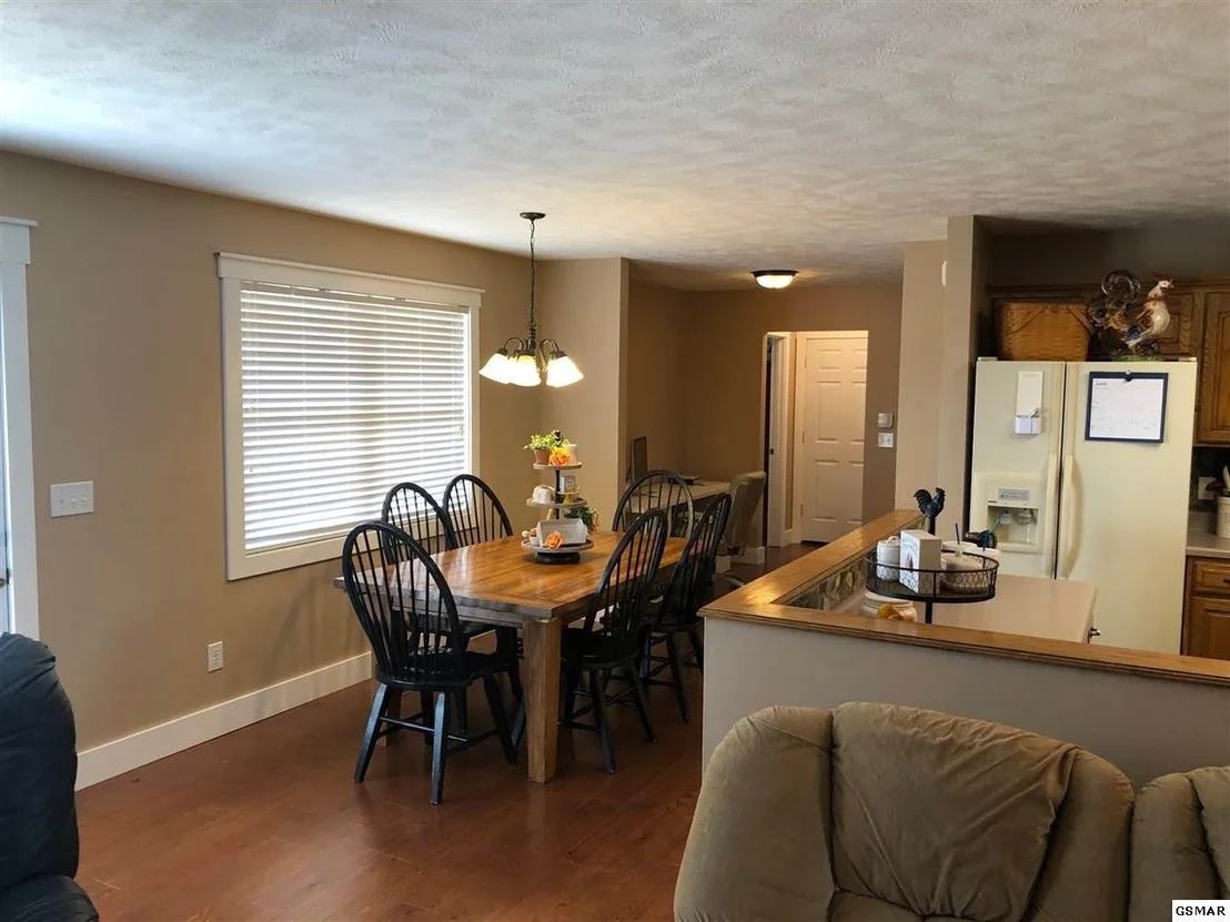 Photo of 906 Brenna