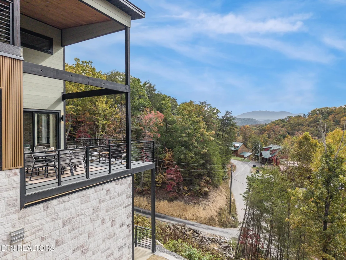 Photo of 1540 Bear Valley Rd