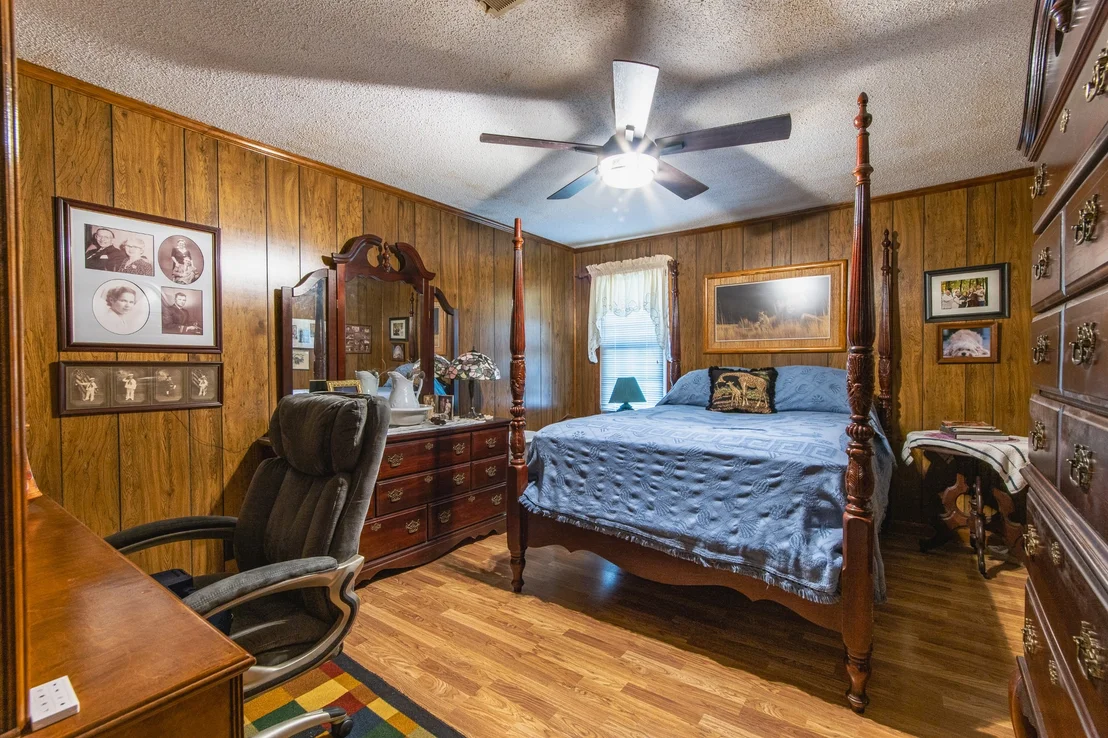 Photo of 605 Robinson Rd