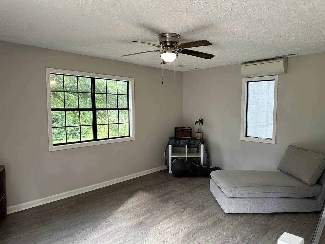 Photo of 185 PYBURNS DR